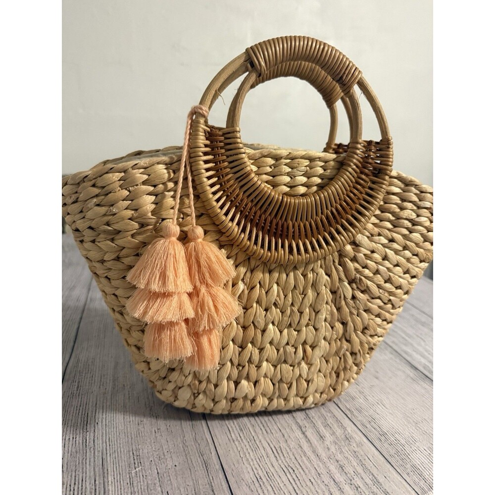 Handwoven Straw Tote Bag Retro Beach Purse Beige Lining Pull Closure Boho Chic